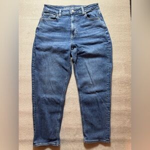 American Eagle Women’s Mom Jeans size 6 short